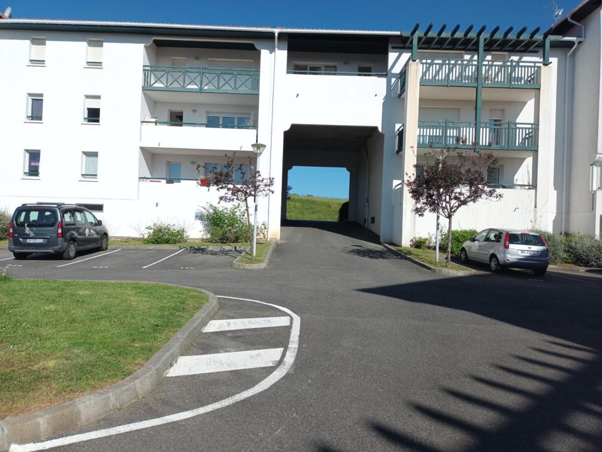 Calme T2 Avec Terrasse A Hendaye, Proche Plage - Fr-1-239-780 Zewnętrze zdjęcie